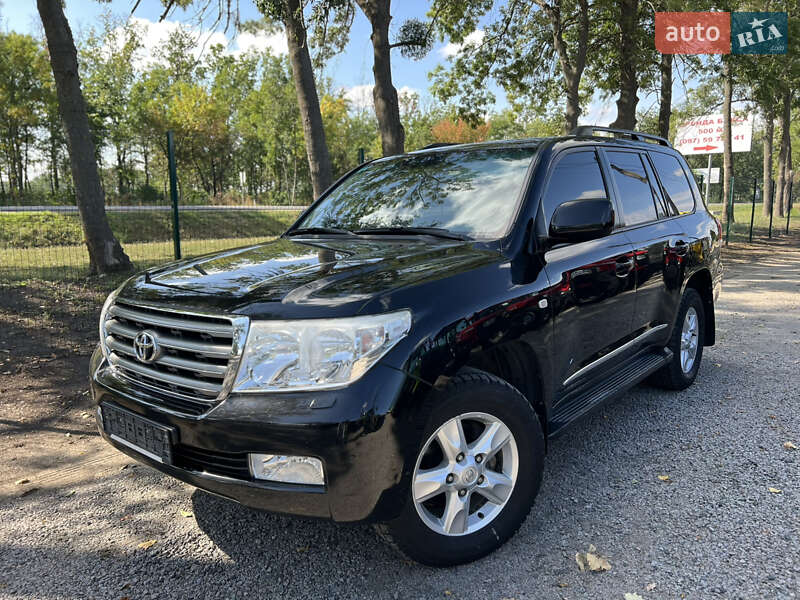 Toyota Land Cruiser 2011