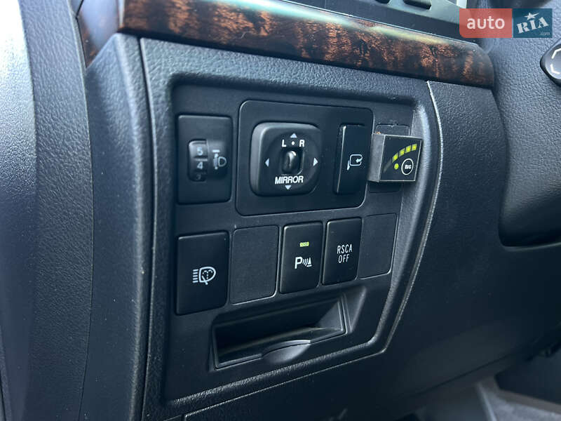 Toyota Land Cruiser 2011