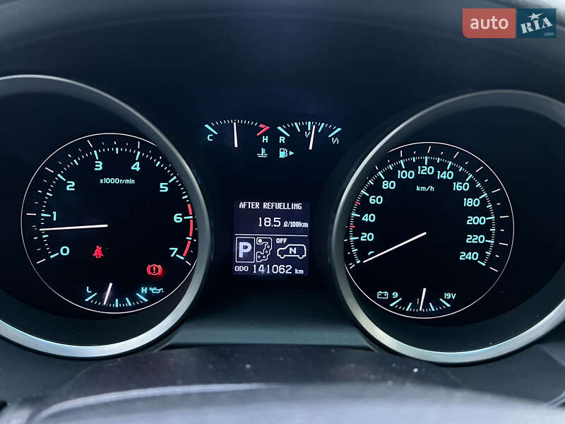 Toyota Land Cruiser 2011