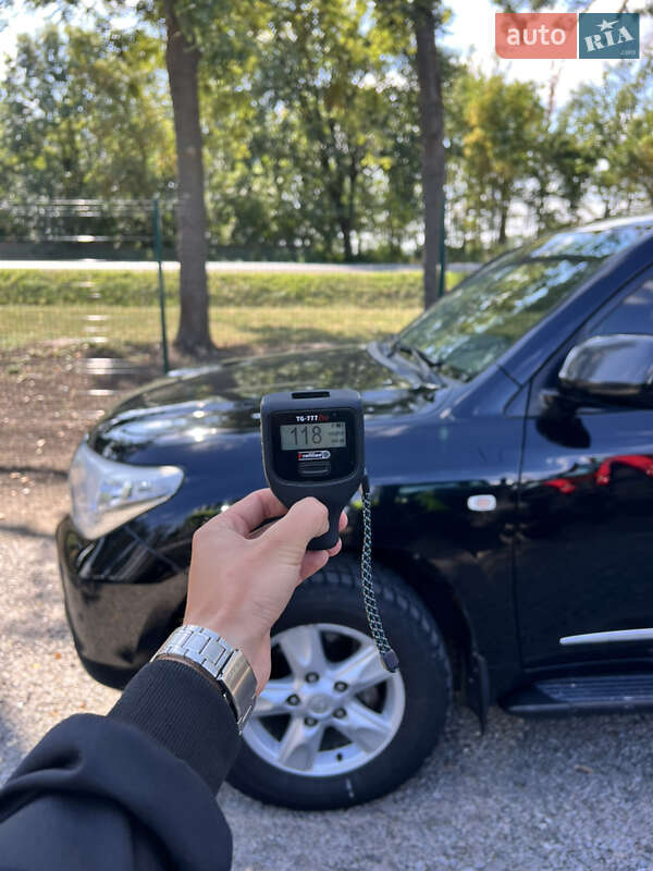 Toyota Land Cruiser 2011