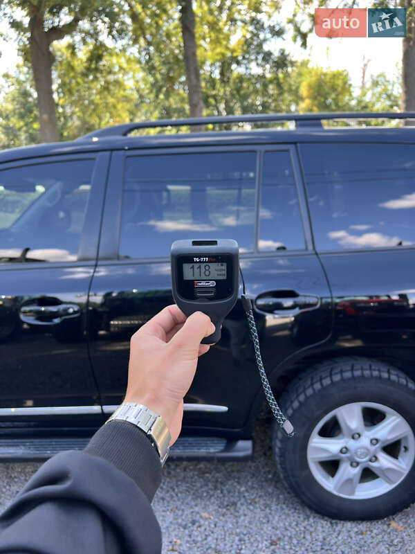 Toyota Land Cruiser 2011