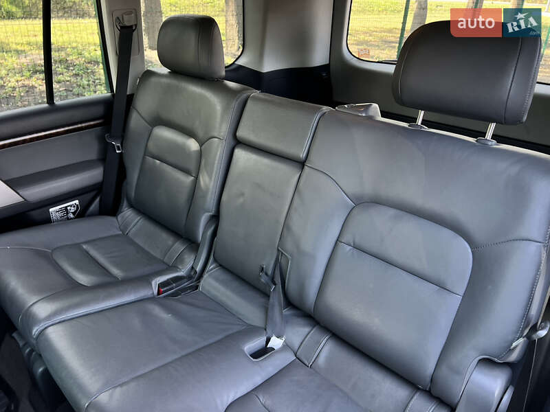 Toyota Land Cruiser 2011