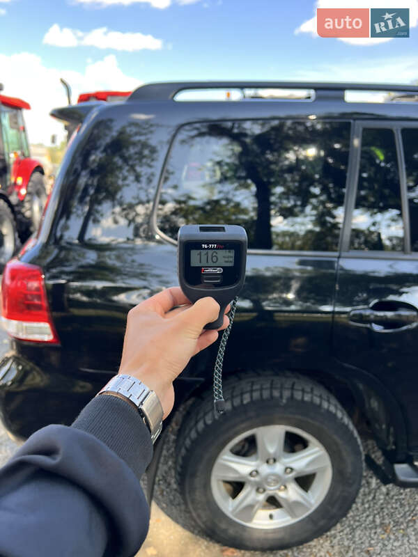 Toyota Land Cruiser 2011