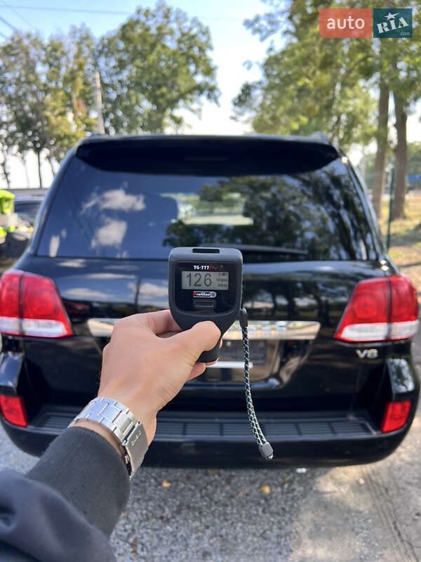 Toyota Land Cruiser 2011