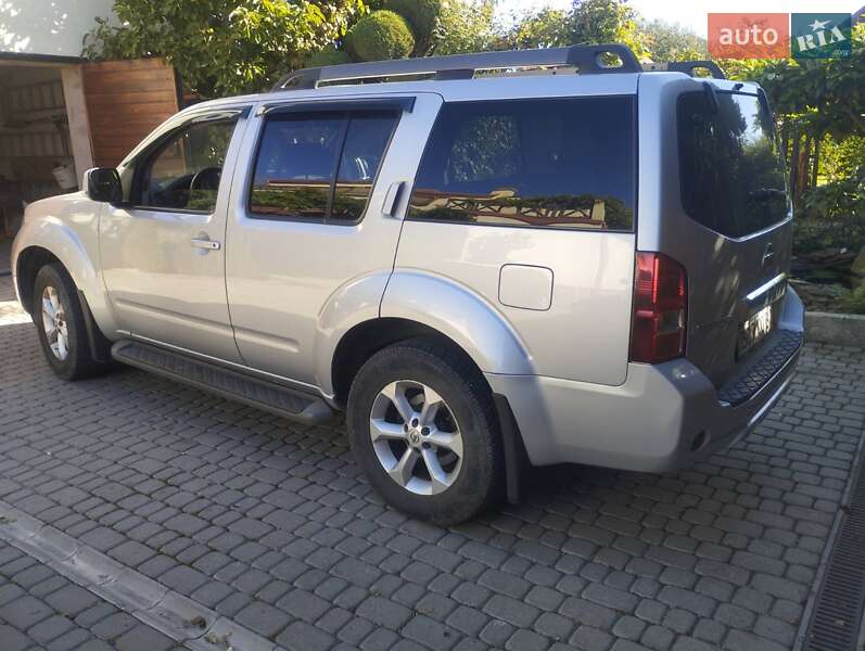 Nissan Pathfinder 2012