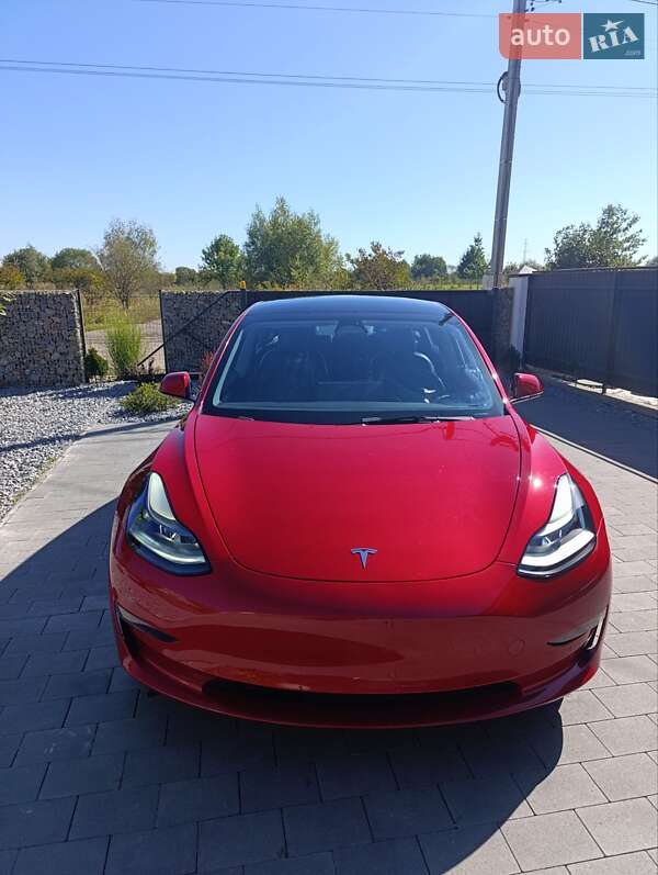 Tesla Model 3 2022
