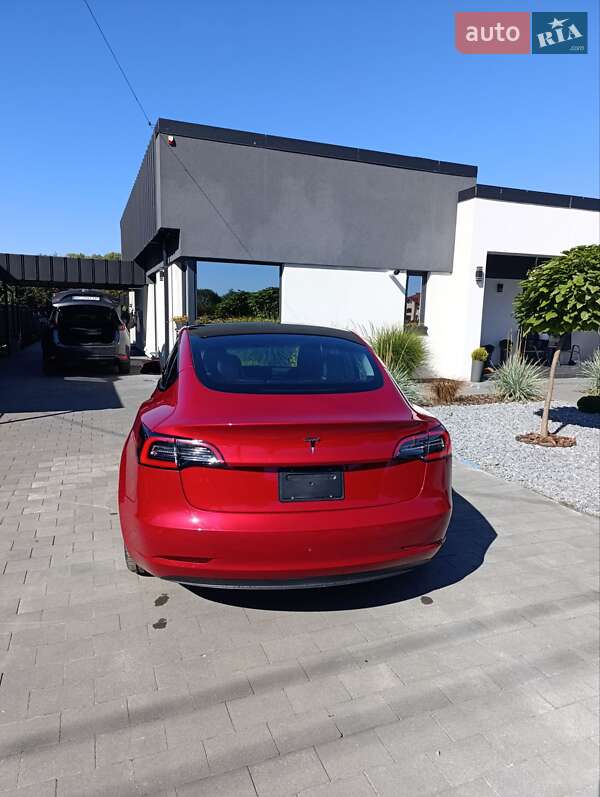 Tesla Model 3 2022