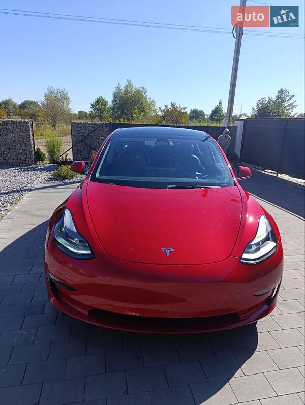 Tesla Model 3 2022