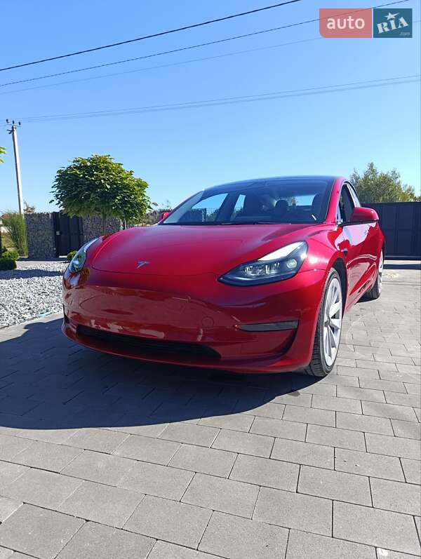 Tesla Model 3 2022