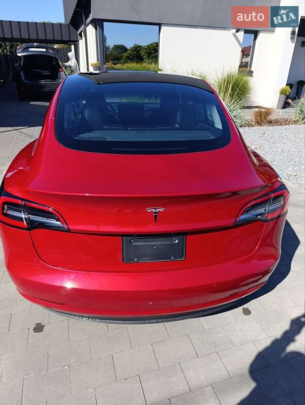 Tesla Model 3 2022