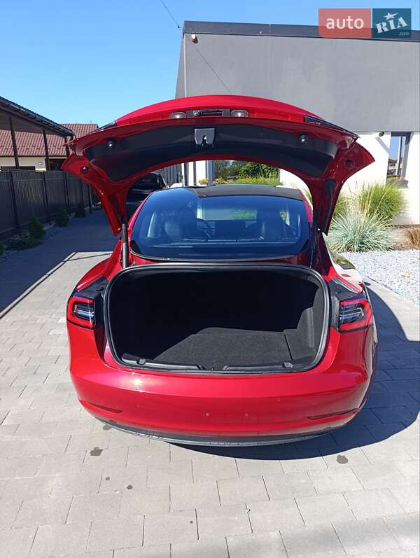 Tesla Model 3 2022