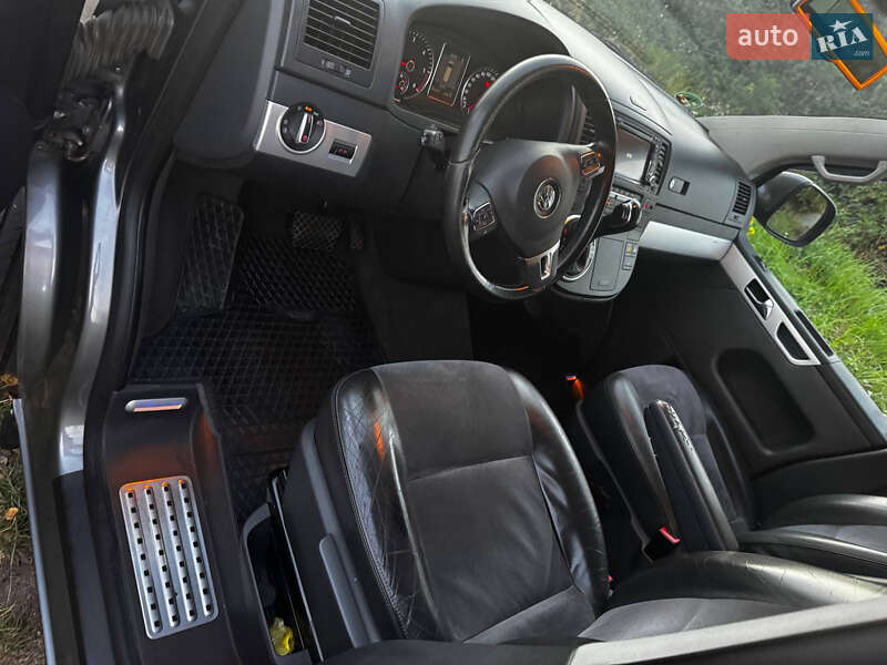 Volkswagen Multivan 2010