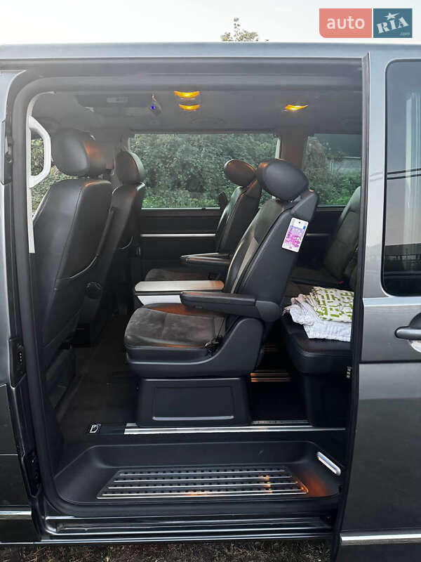 Volkswagen Multivan 2010
