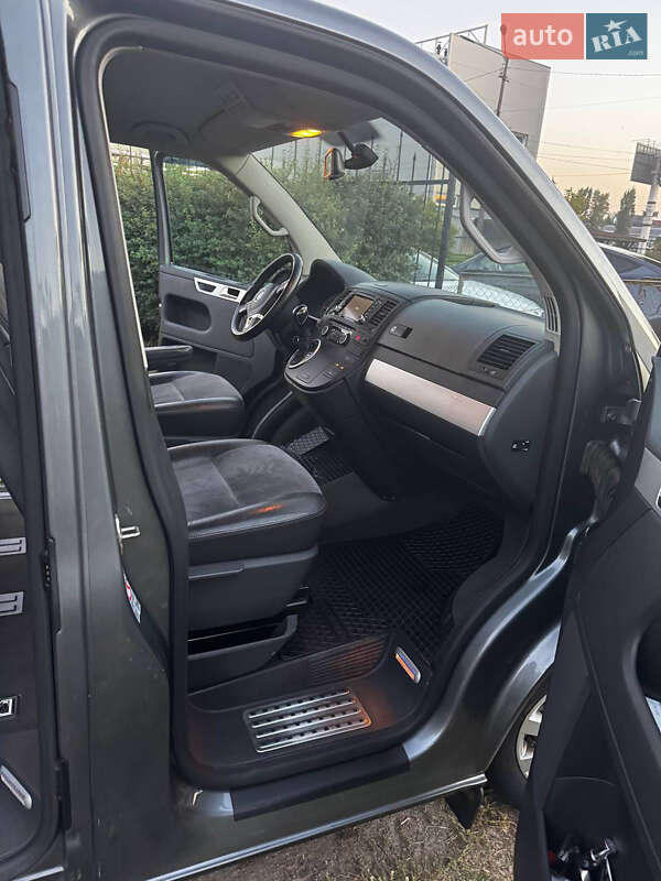 Volkswagen Multivan 2010