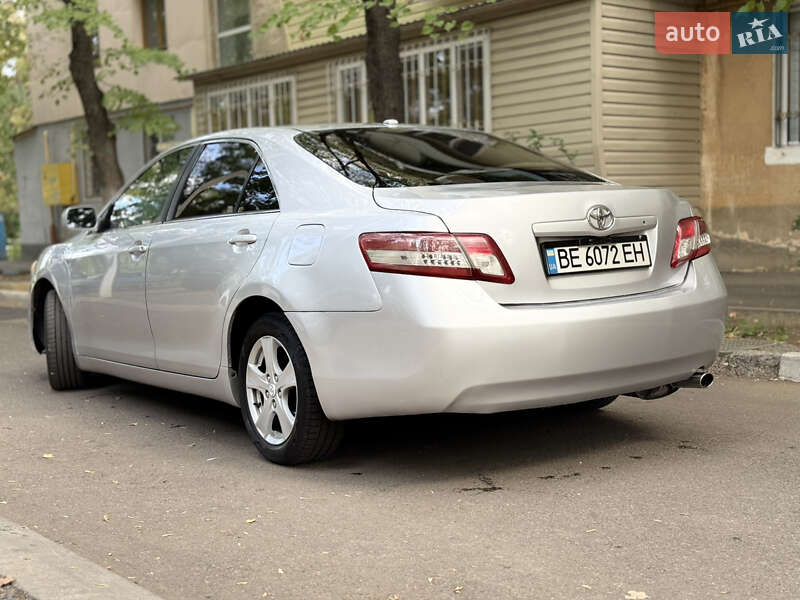 Toyota Camry 2011