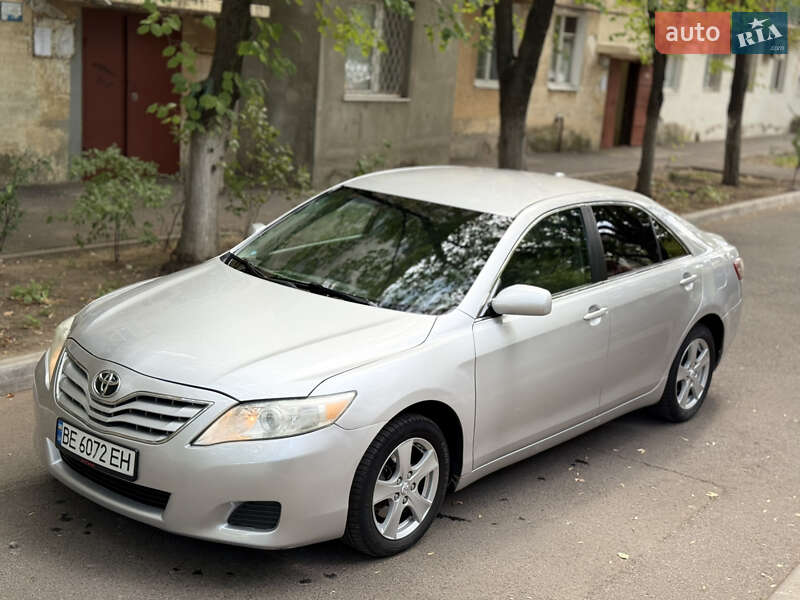 Toyota Camry 2011
