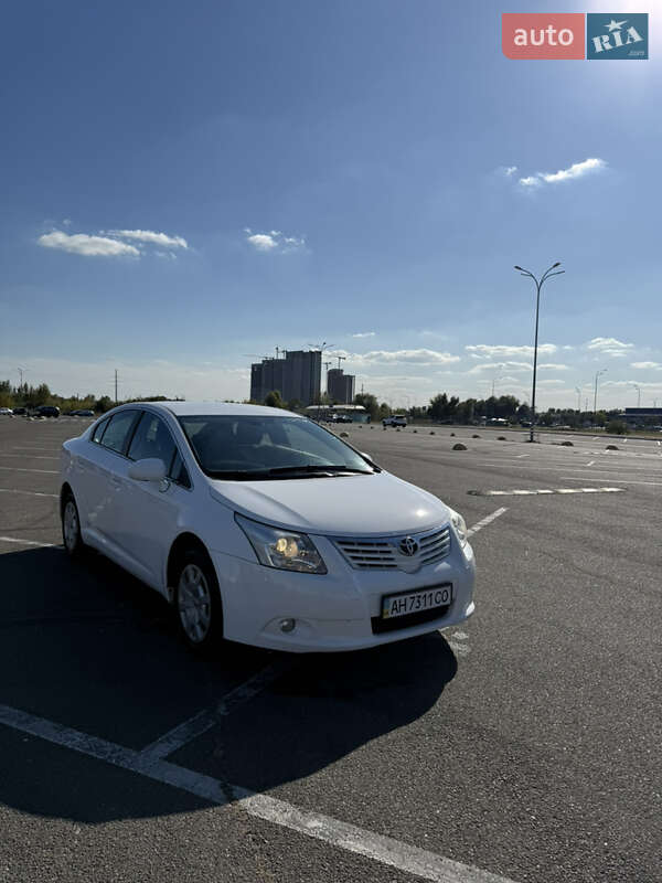 Toyota Avensis 2010