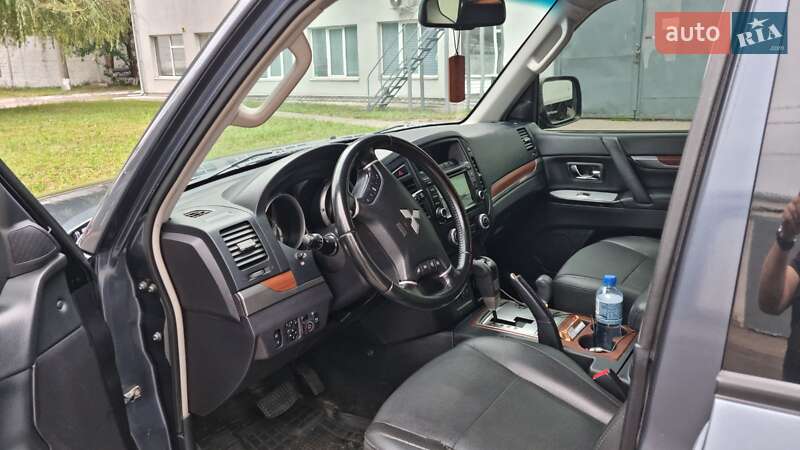 Mitsubishi Pajero 2008