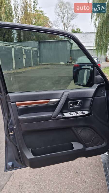 Mitsubishi Pajero 2008