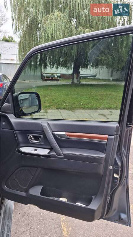 Mitsubishi Pajero 2008