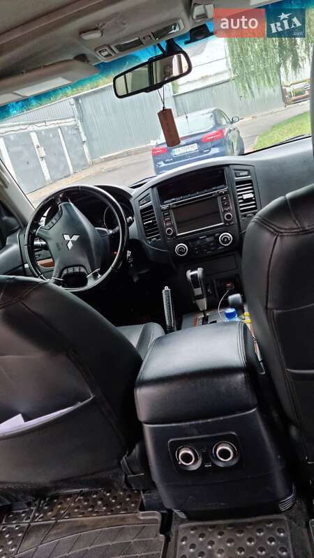 Mitsubishi Pajero 2008