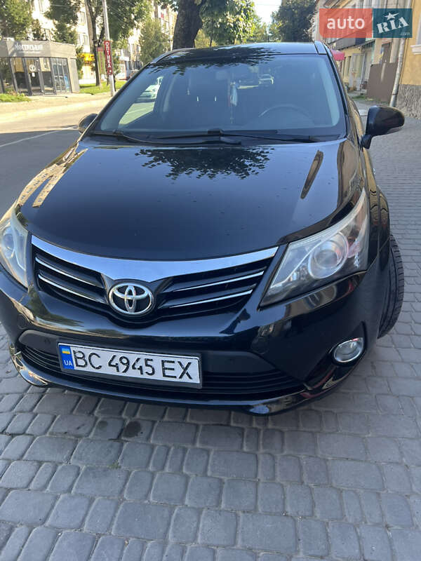 Toyota Avensis 2012
