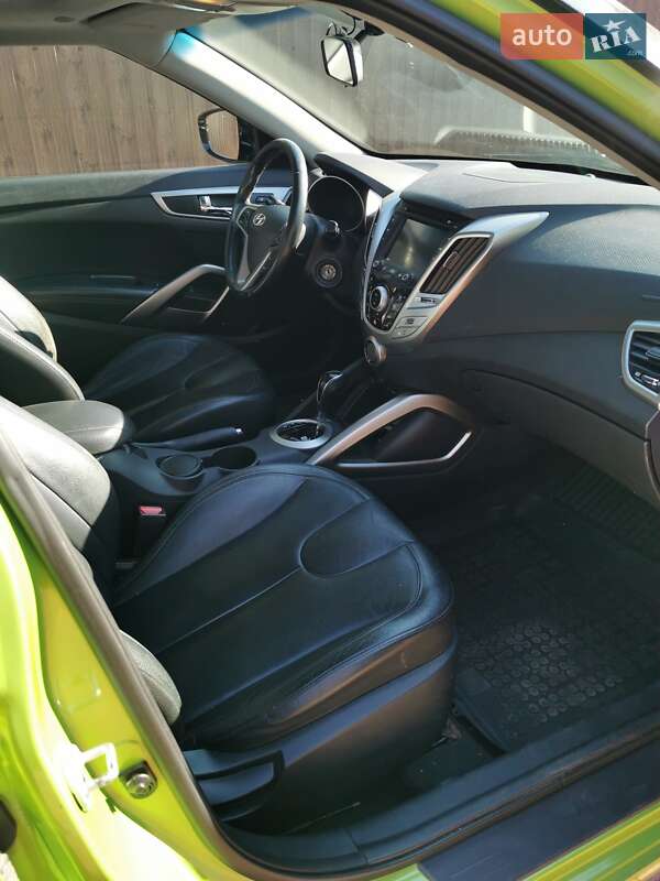 Hyundai Veloster 2012