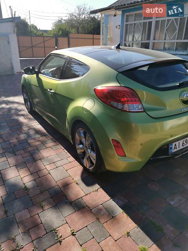 Hyundai Veloster 2012