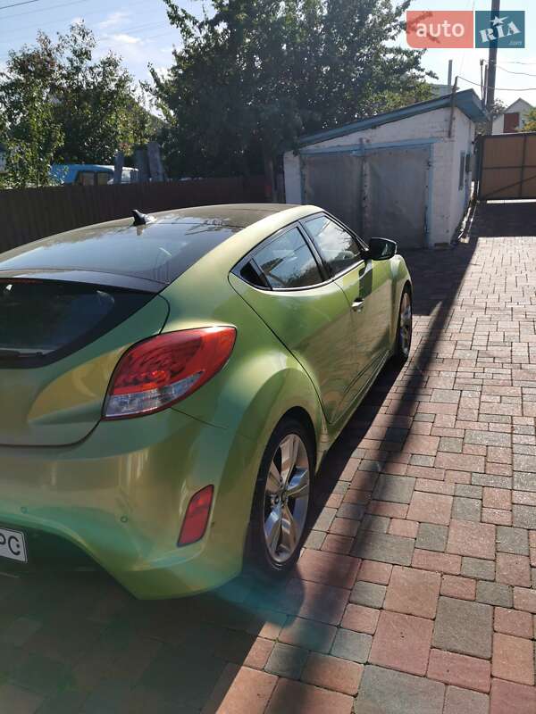 Hyundai Veloster 2012
