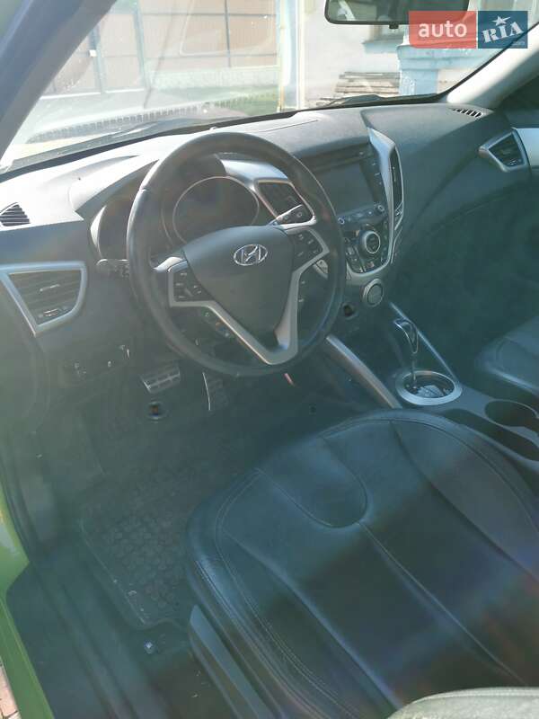 Hyundai Veloster 2012