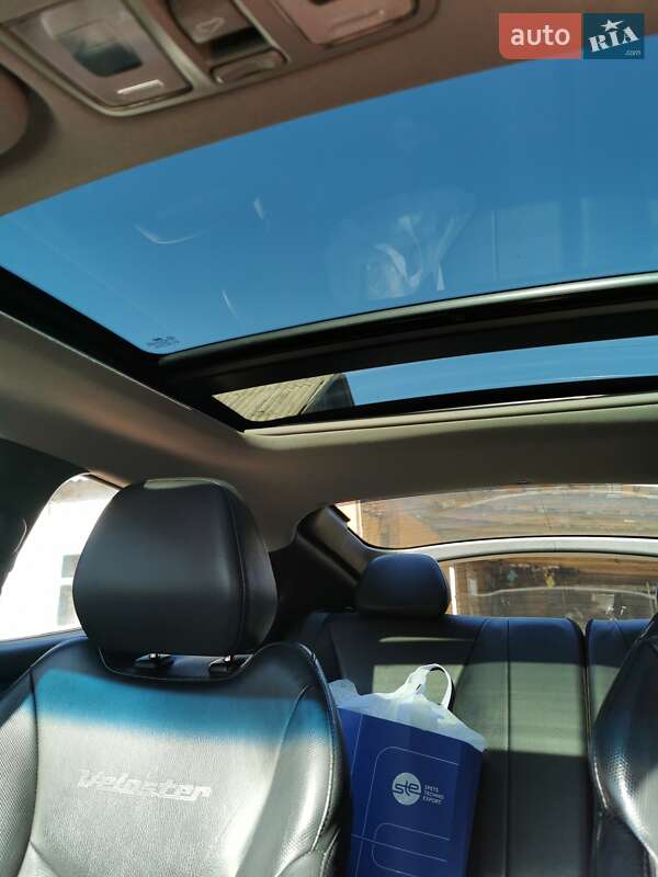 Hyundai Veloster 2012