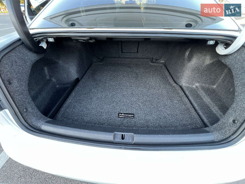 Volkswagen Passat 2011