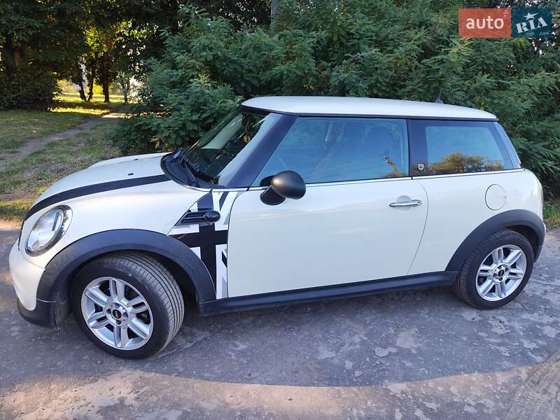 MINI Cooper 2011