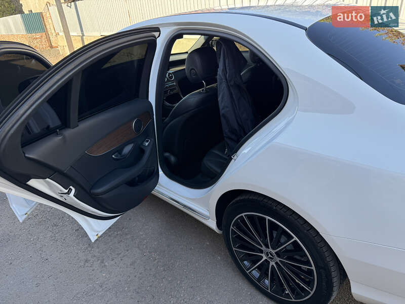 Mercedes-Benz C-Class 2021