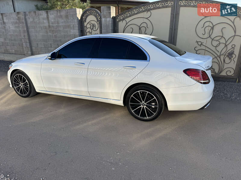 Mercedes-Benz C-Class 2021