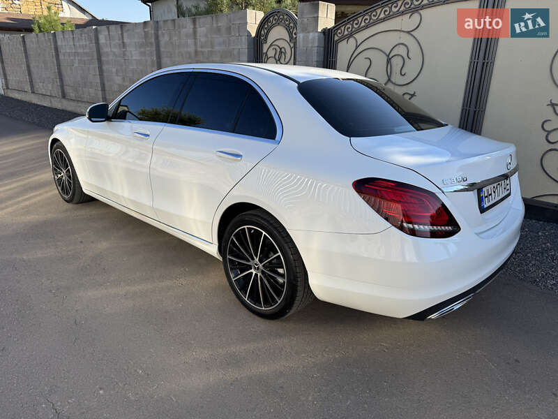 Mercedes-Benz C-Class 2021