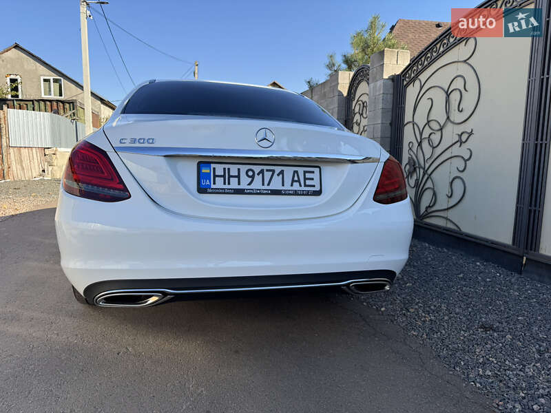 Mercedes-Benz C-Class 2021