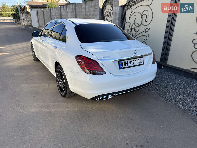 Mercedes-Benz C-Class 2021