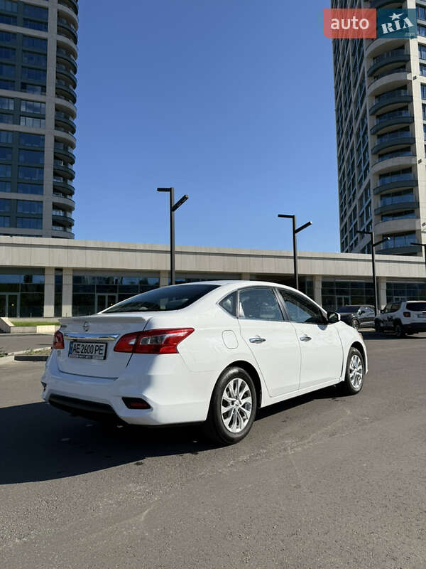 Nissan Sentra 2018