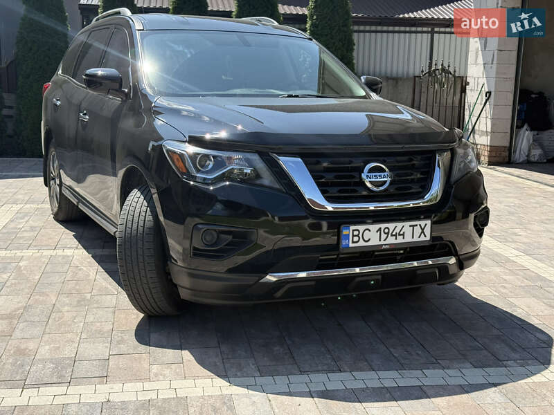Nissan Pathfinder 2018