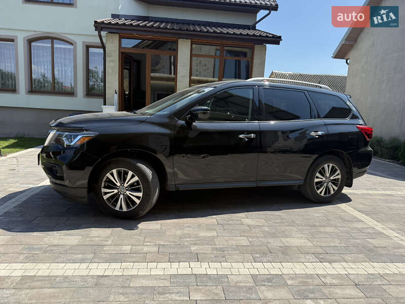 Nissan Pathfinder 2018