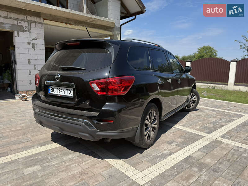 Nissan Pathfinder 2018