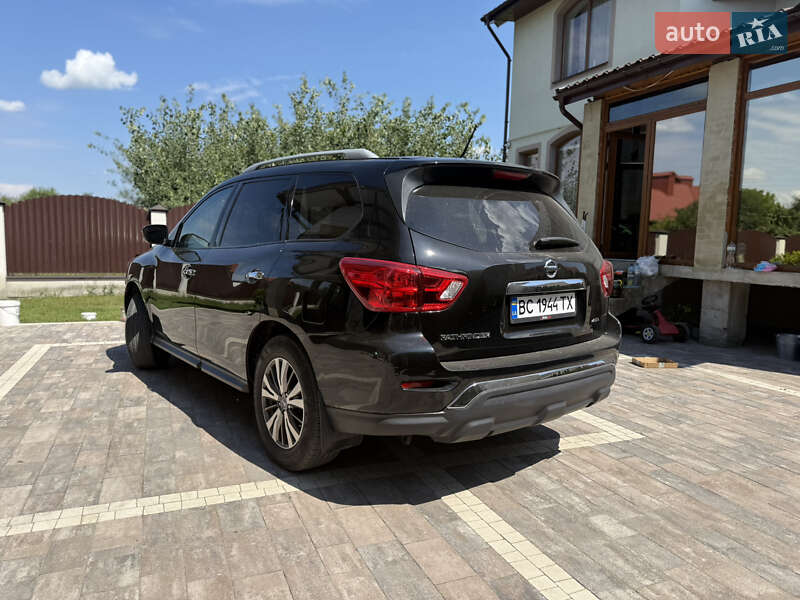 Nissan Pathfinder 2018