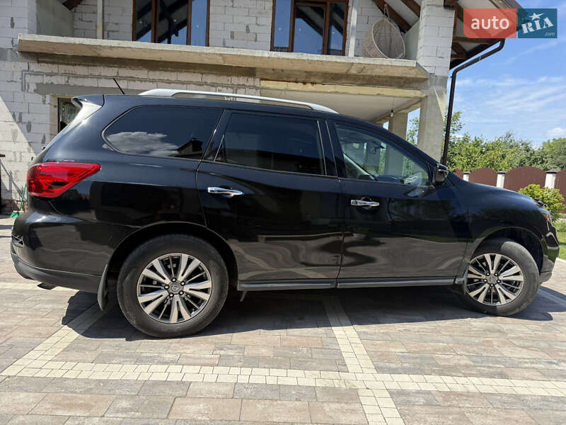 Nissan Pathfinder 2018