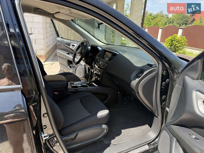 Nissan Pathfinder 2018