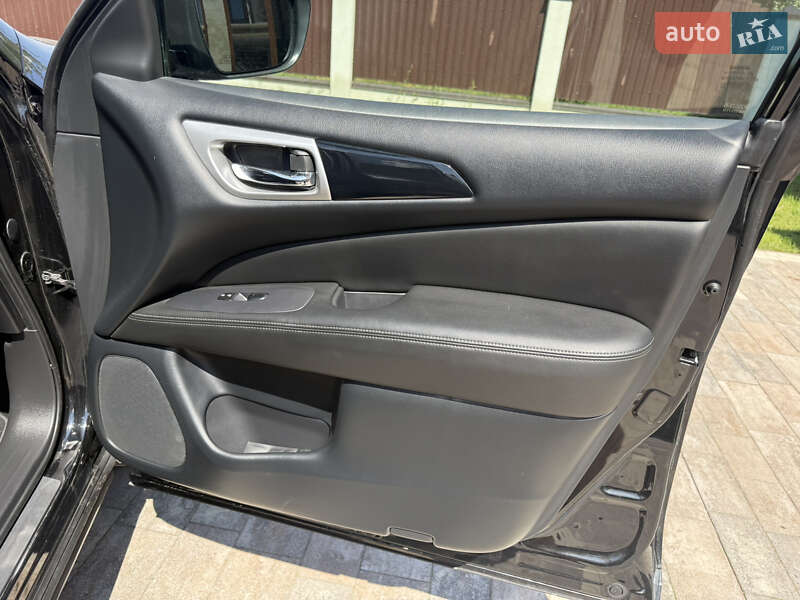 Nissan Pathfinder 2018