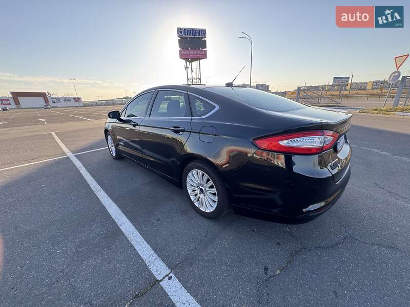Ford Fusion 2015