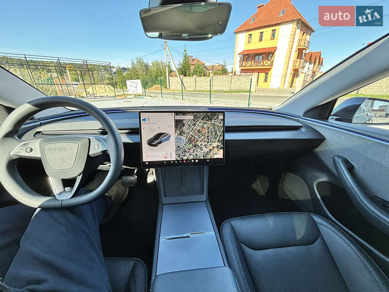 Tesla Model 3 2024