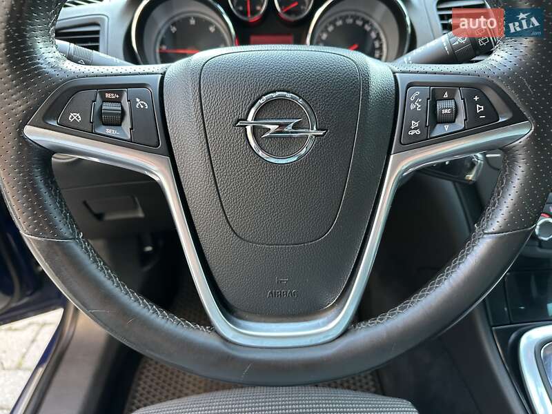 Opel Insignia 2011