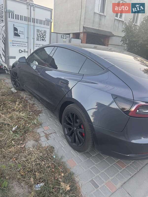 Tesla Model 3 2022